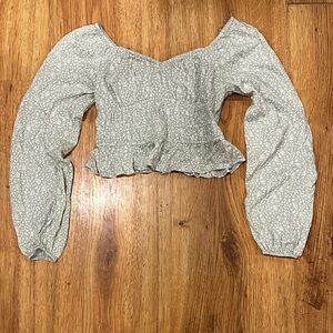 HOLLISTER Light green and white floral ruffled top, cinched flowy sleeves, BOHO